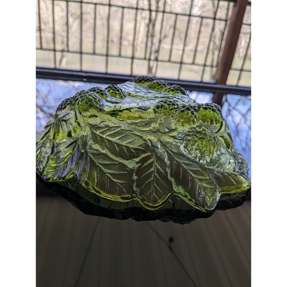 Vintage Indiana Glass Avocado Green Loganberry Leaf Pattern Candy Dish Bowl 7" - Picture 9 of 11